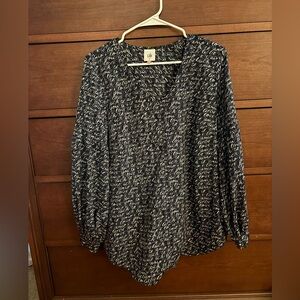 Cabi size medium Te Amo blouse.